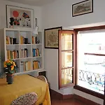 Perla Sul Porticciolo La Maddalena (Sassari)